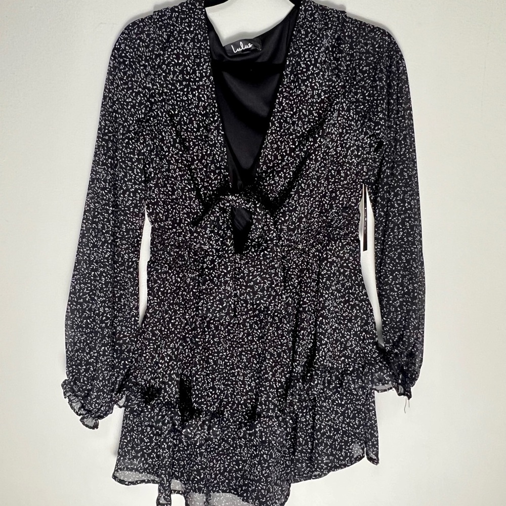 Never worn: Lulus speckled long sleeve romper